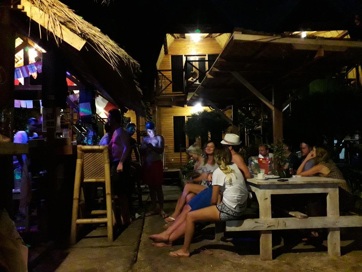 Deep House Bungalows Quần đảo Gili Ngoại thất bức ảnh